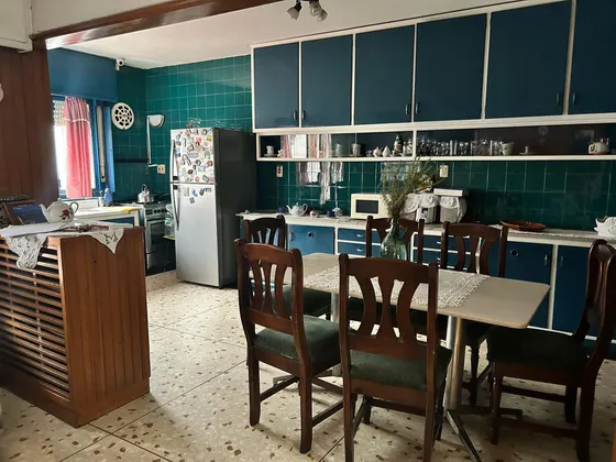 Casa En Venta , Con Apartamento, Patio Parrillero, Azotea, Garajes. La Blanqueada. Ideal Empresa O Familia