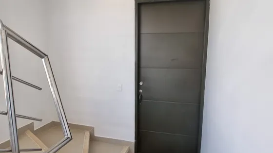 Remate Apartamento Con Balcon Seminuevo