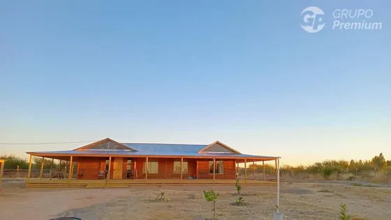 Se Vende Parcela Con Casa De 5 Dorm. En Cauquenes