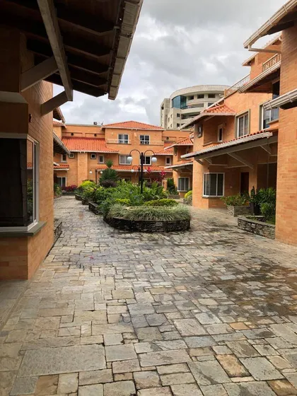 Hortiz 276739 Alquiler Bello Townhouse, En Villas Del Country, Terrazas Del Country,  Guataparo, Valencia, Planta 100%