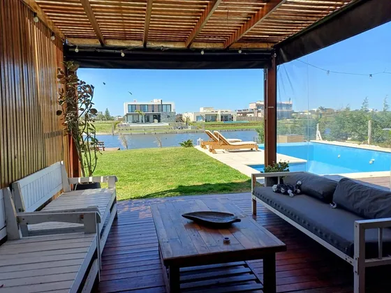Casa En Venta San Sebastian Area 9 A Laguna