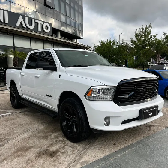 Ram 1500 5.7 Laramie Nigth Edition