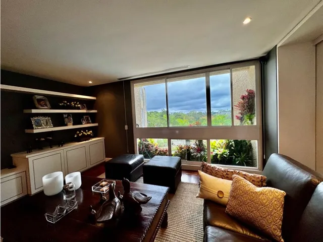 Se Vende Apto 220m2 2h+s/4b/3p La Lagunita