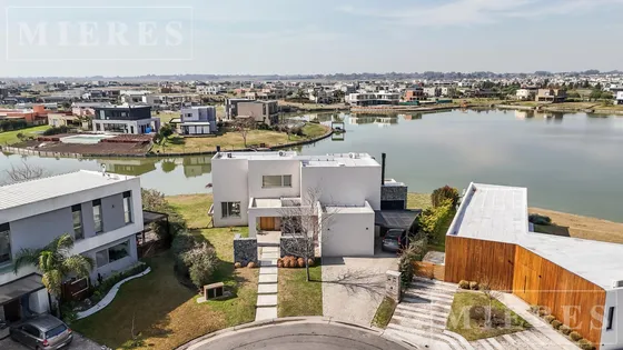 Apto Crédito, Casa En Venta Área 9 San Sebastián