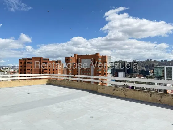 Apartamento En Venta En El Rosal Penthouse Ph Terraza Vista Al Avila Negociable