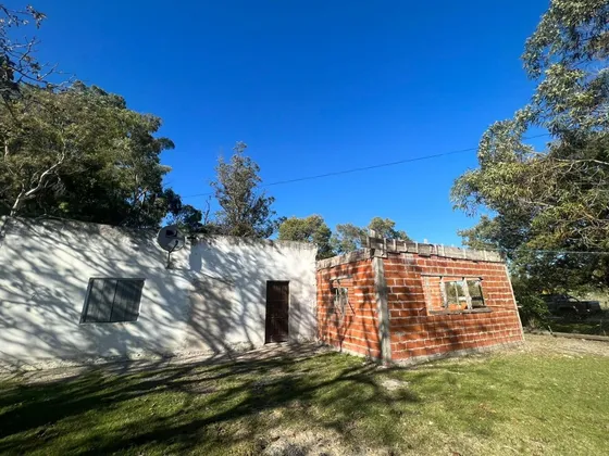 Casa En Venta - 3 Dormitorios 2 Baños - 130.000mts2 - Verónica