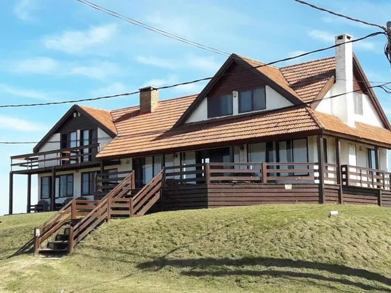 Casa En Venta - 6 Dormitorios 4 Baños 4 Cocheras - 1000mts2 - Punta Del Diablo, Uruguay