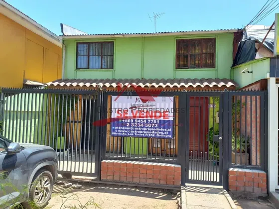 Casa De Dos Pisos, 3 Dormitorios, 2 Baños, Quilicura