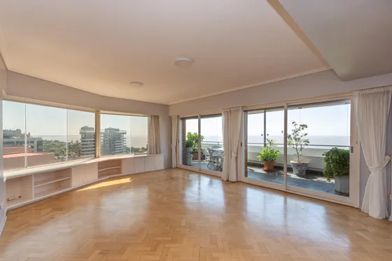 Departamento En Venta, En La Lucila, 4 Dormitorios, Terraza Propia. Con Seguridad Y Pileta.