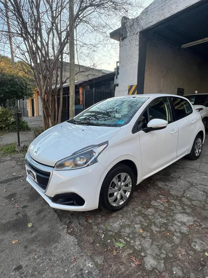 Peugeot 208 1.6 Active