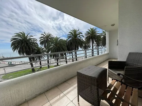Departamento En Av.marina , Frente Al Mar.