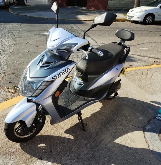 Moto Eléctrica Sunra Leo