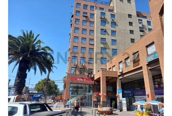 Venta De Excelente Oficina En Maipú