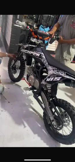  Motor 125cc 4 Tiempos  Caja Mecánica De 4 Velocidades  E