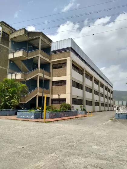 Excelente Local Industrial En La Zona Industrial El Marques!!!
