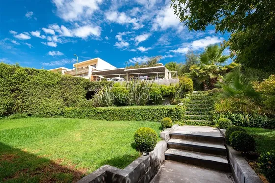 Casa En Venta De 4 Dorm. En Lo Barnechea