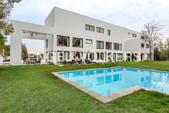 Mediterránea En Condominio Exclusivo, Con Buena Conectividad