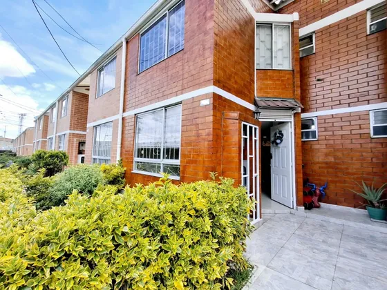 Hermosa Casa Con Acabados En La Finca Madrid Cundinamarca
