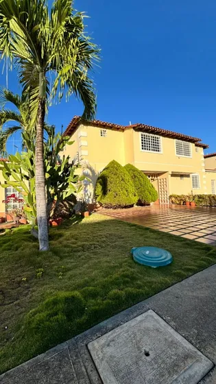 Exclusivo Townhouse En Villas De Buenaventura, Guatire
