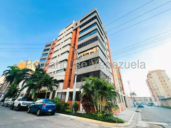 Exclusivo Apartamento En Venta En Las Delicias Edificio Nuevo Planta Electrica Total Pozo Agua Totalmente Remodelado Estef 25-10863