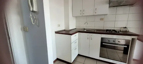 Se Arrienda Departamento De Un Dormitorio, Cuadro Verde, Ec