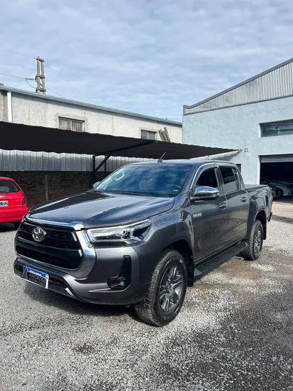 Toyota Hilux Pick-up 2.8 Cd Srv 204cv 4x2
