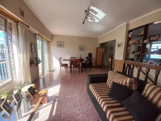 Ph Al Frente 3 Ambientes En  Venta Turdera.