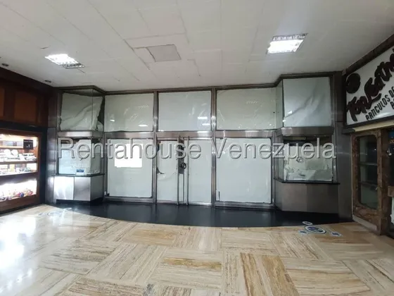 Ss: Alquila Local Comercial 25-11484 En Prados Del Este, De 1685,51 M2