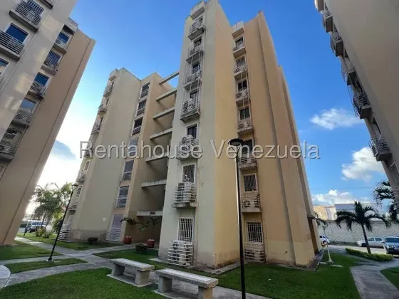 En Alquiler Amplio Apartamento En La Prestigiosa Urb. Villas Geica, La Morita I (jbra Cod. 27-1491)