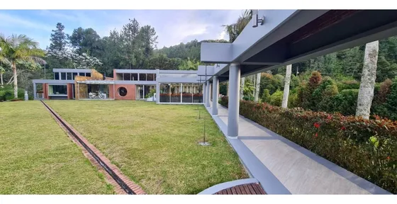 Vendemos Hermosa Casa De Un Nivel En Alto De Las Palmas
