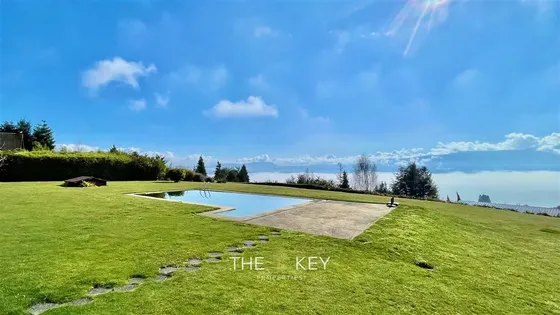 Casa En Venta De 4 Dorm. En Los Riscos, Pucón.