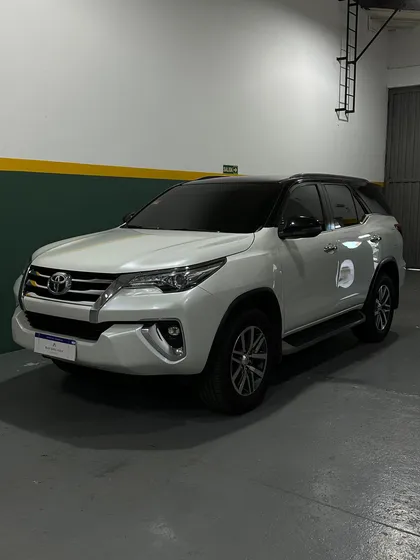Toyota Hilux Sw4 2.8 Srx 177cv 4x4 7as At