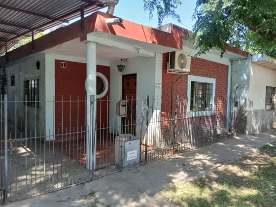 Venta Casa En Trujuy San Miguel Con Espacio Para 2 Autos
