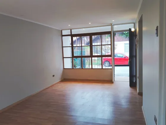 Casa En Venta De 3 Dorm. En Ñuñoa