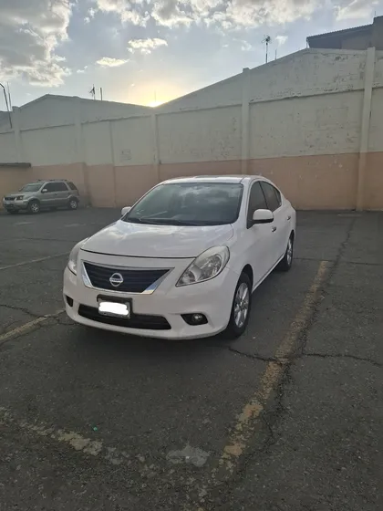 Nissan Versa 1.6 Advance At