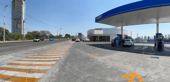 Local Comercial En Renta En Gasolinera, Bosque Real, Huixquilucan