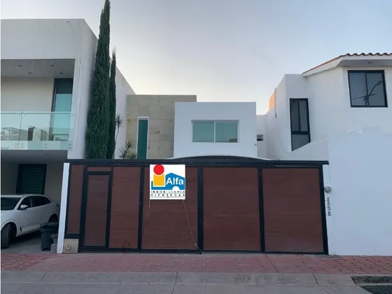 Casa En Venta En Residencial Trento, Irapuato, Gto.