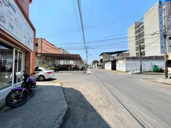 En Alquiler Oficina Bien Ubicada En El Centro Maracay Edificio De Oficinas Contadores Abogados Y Asesores Estef 24-22752