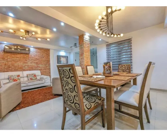 Casa En Venta - Las Chimeneas