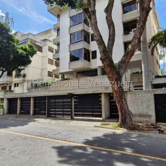 En Edificio De 4 Piso Hermoso Apartamento En Venta. Urb. Los Naranjos De Las Mercedes.