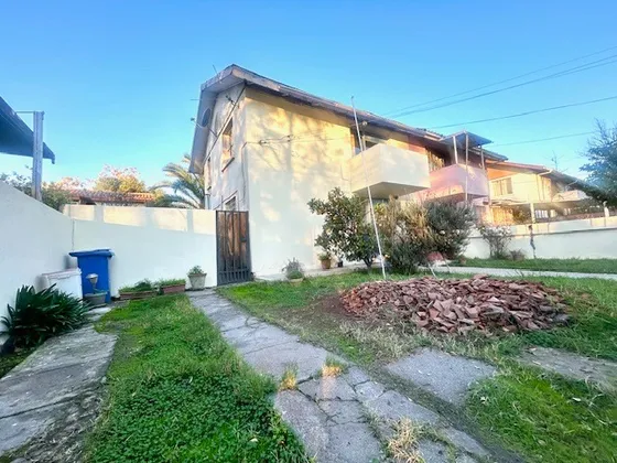 Venta Amplia Casa 2 Pisos, 4h, 2b Estac Av. Marathon-macul  