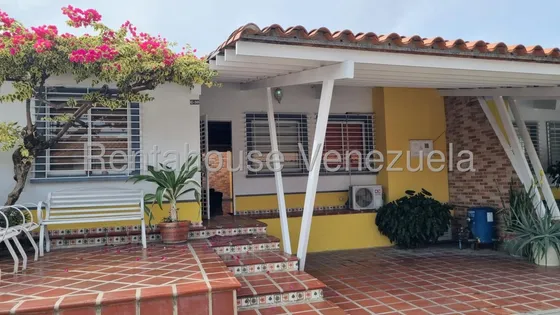 Milagros Inmuebles Casa Venta Cabudare Lara Av Ribereña Roca Del Valle Economica Residencial Economico Código Inmobiliaria Rent-a-house  25-16581