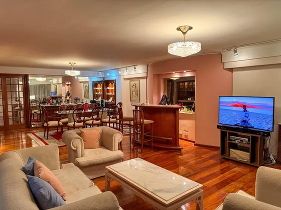 Venta De Departamento De Categoría Frente Al Patio Olmos