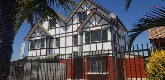 Casa En Venta De 4 Dorm. En El Monte