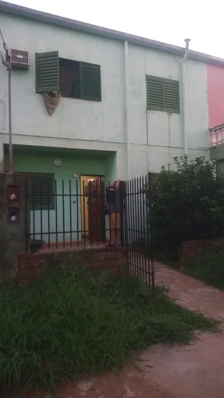 Dúplex En Venta De 2 Dormitorios En Zona Av. Jauretche Entre Av. L Y P Y Av T. T