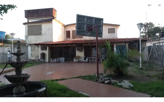 Venta De Casa En Av Andres Eloy Blanco / Las Avenidas Ve02-116sc-lfaj