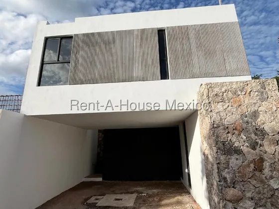 Casa En Venta En Temozon Norte Merida Gy 25-259