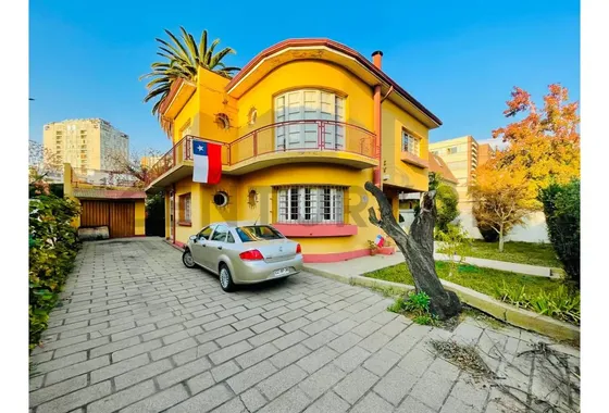 Se Vende Casa En Ñuñoa, Metro Villa Frei