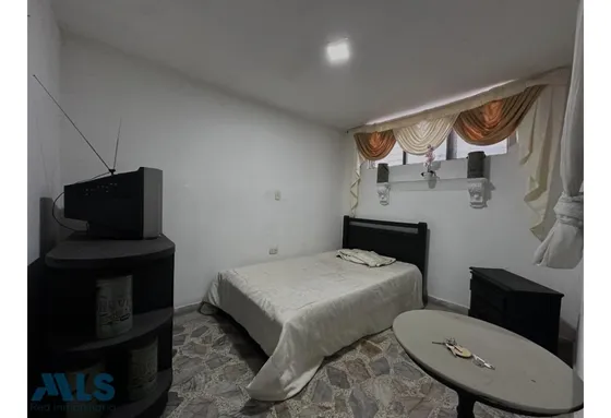 Casa Con Hab De Renta A Pasos Del Jardin Botanico(mls#245802)