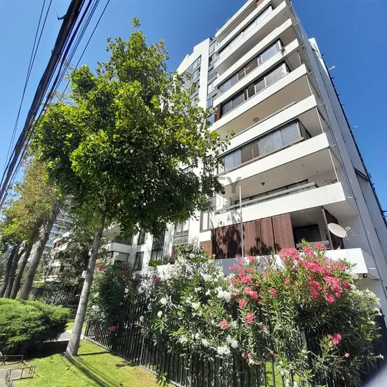 Departamento En Venta De 2 Dorm. En Las Condes